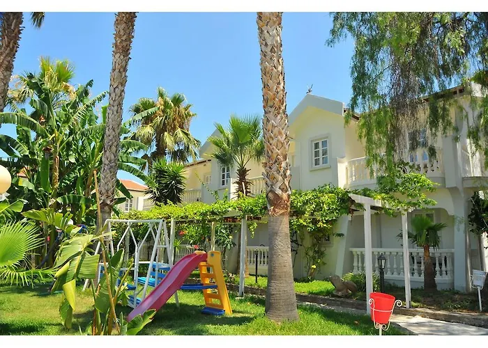 La Hotel & Resort Lapta